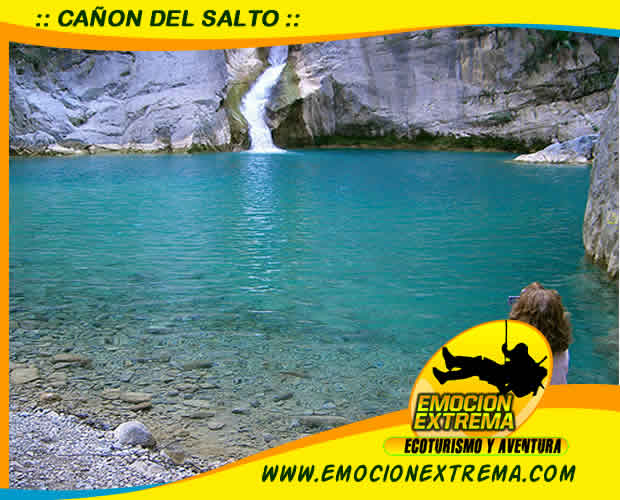 EL CAÑON DEL SALTO ES UNA GRAN CASCADA SECA DE 80 MTS. EN FORMA DE UN ENORME HOYO NATURAL CREADO POR LA EROSIÓN DEL AGUA Y EL VIENTO. DESCENDEREMOS LA CASCADA CON 2 RAPELES UNO EN CAIDA LIBRE . ¡ATREVETE! EN TEMPORADA DE LLUVIAS FUERTES EL CAÑON NOS SORPRENDE CON LA GRAN CASCADA.WWW. EMOCIONEXTREMA.COM